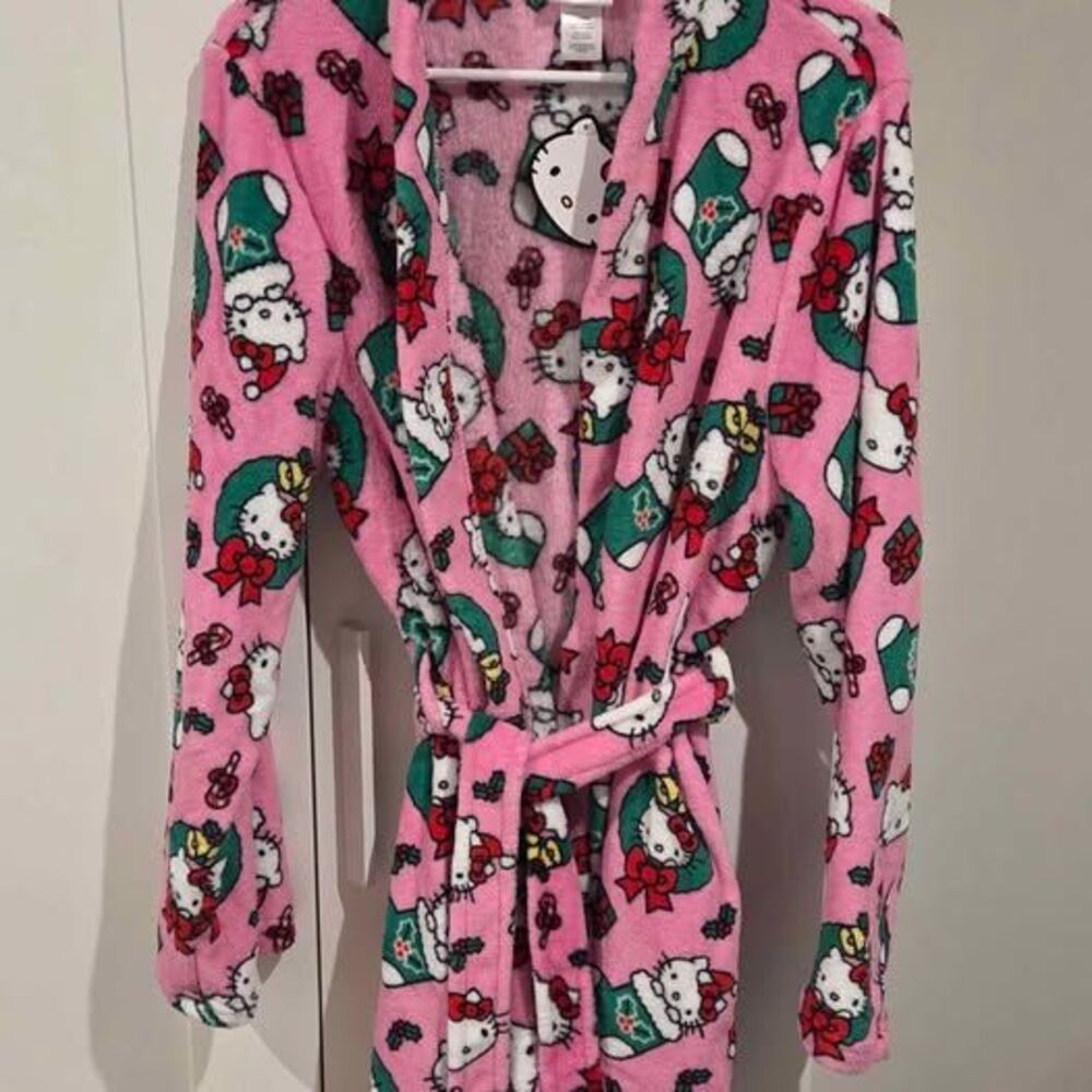 New hello kitty holiday robe